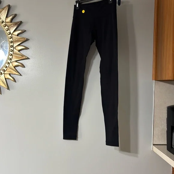 32.Lululemon Skinny Groove Pant in Black - Picture 4 of 7